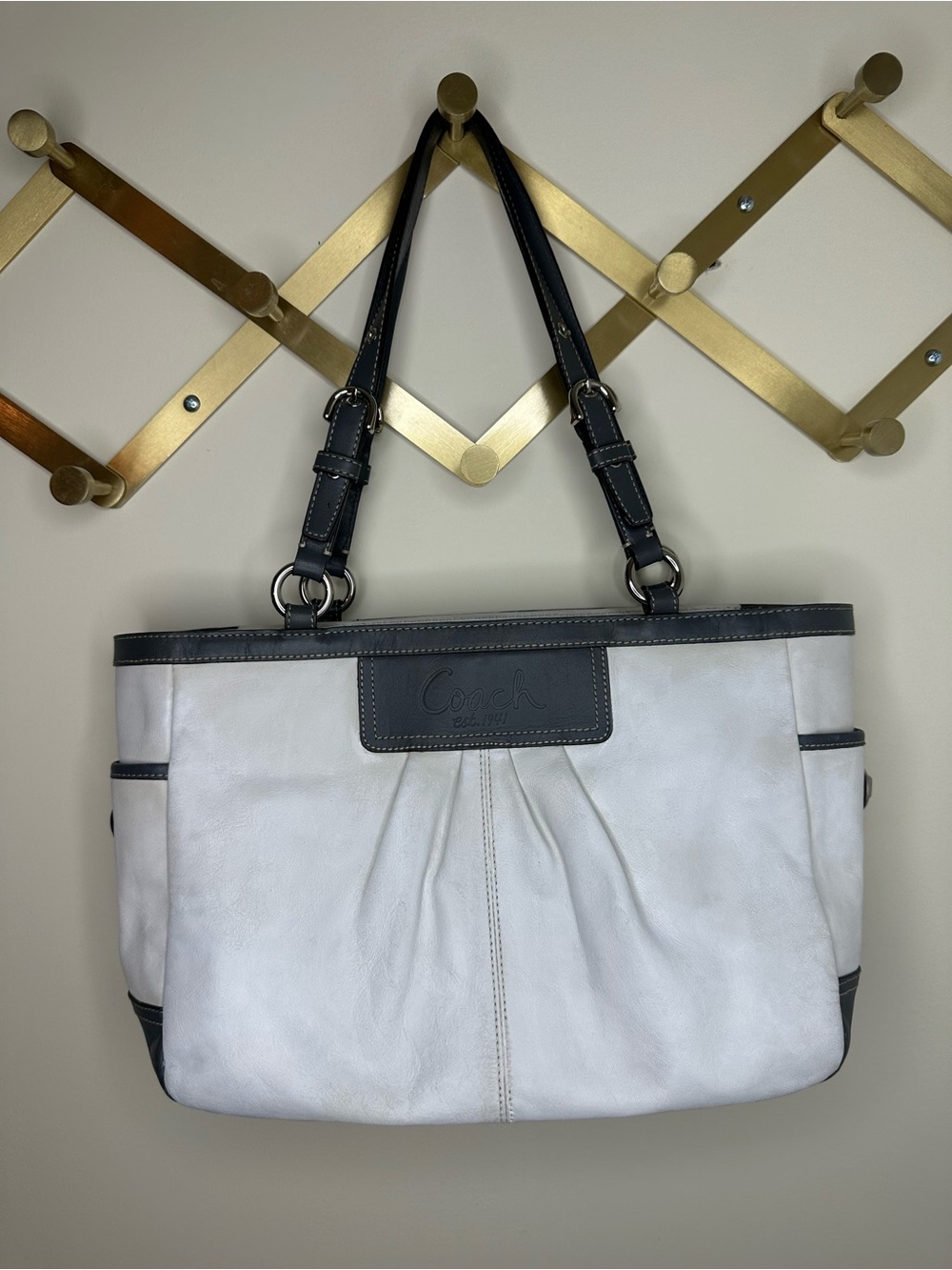 Coach White and Grey Leather Shoulder Bag